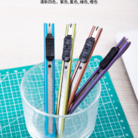 得力Deli 小彩色美工刀